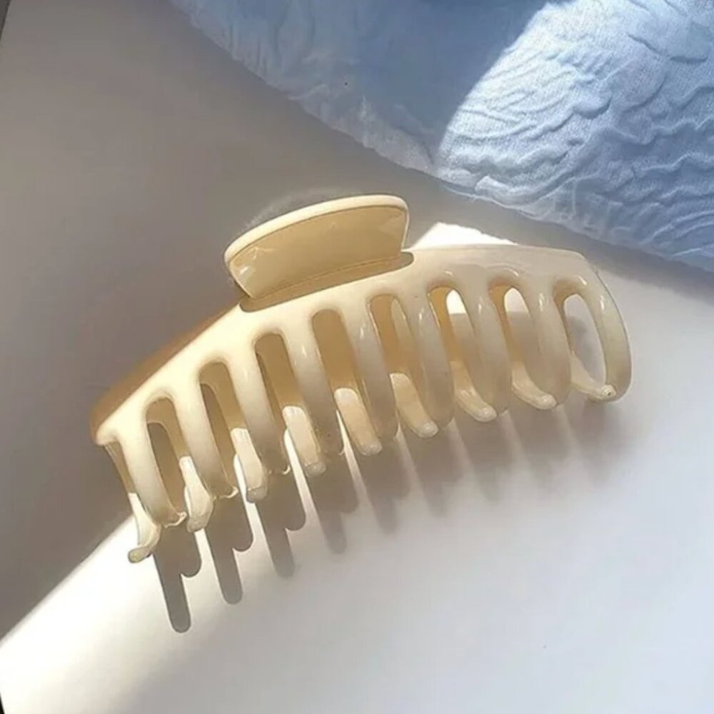 White Glossy Claw Clip